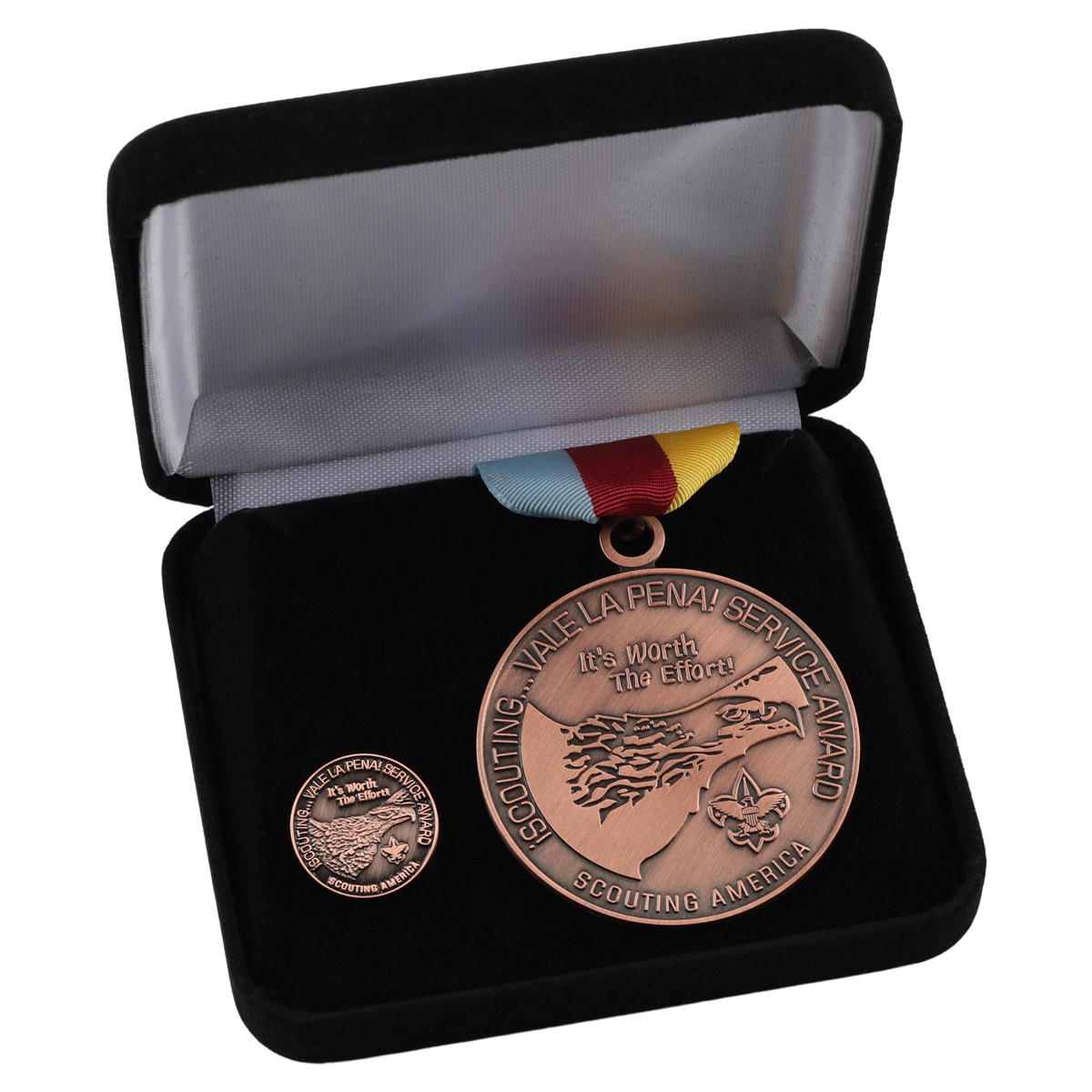 Vale La Pena Award Kit Medal and Pin 1 Vale La Pena Award Kit Medal and Pin